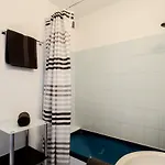 Au Tropico Hotel