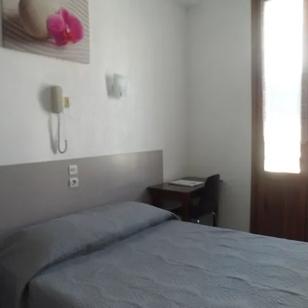 Au Tropico Otel
