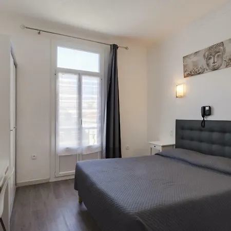 Au Tropico Szálloda 2*