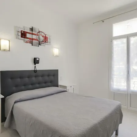 Au Tropico Szálloda 2*